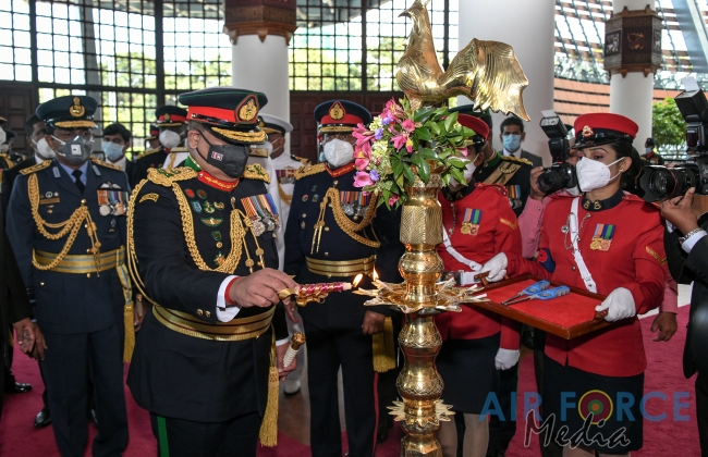 27 SLAF OFFICERS GRADUATE FROM DEFENCE SERVICES COMMAND AND STAFF COLLEGE