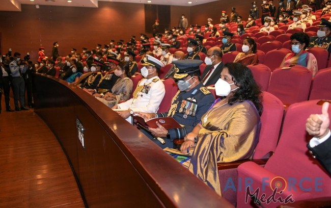 27 SLAF OFFICERS GRADUATE FROM DEFENCE SERVICES COMMAND AND STAFF COLLEGE