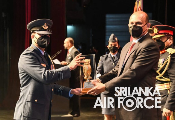 NO 15 DEFENCE SERVICES COMMAND AND STAFF COURSE GRADUATION HELD AT THE NELUM POKUNA THEATRE