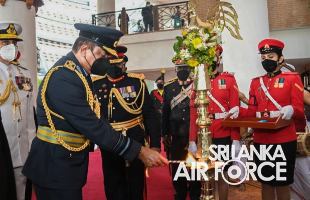 NO 15 DEFENCE SERVICES COMMAND AND STAFF COURSE GRADUATION HELD AT THE NELUM POKUNA THEATRE
