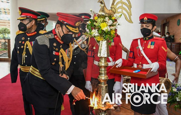 NO 15 DEFENCE SERVICES COMMAND AND STAFF COURSE GRADUATION HELD AT THE NELUM POKUNA THEATRE
