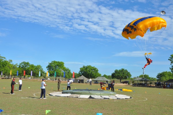 3rd Defence
Services Parachuting Championship 2014 - SLAF Drop Zone Ampara