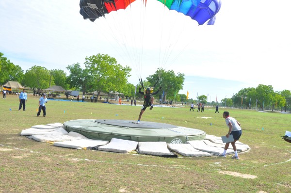 3rd Defence
Services Parachuting Championship 2014 - SLAF Drop Zone Ampara
