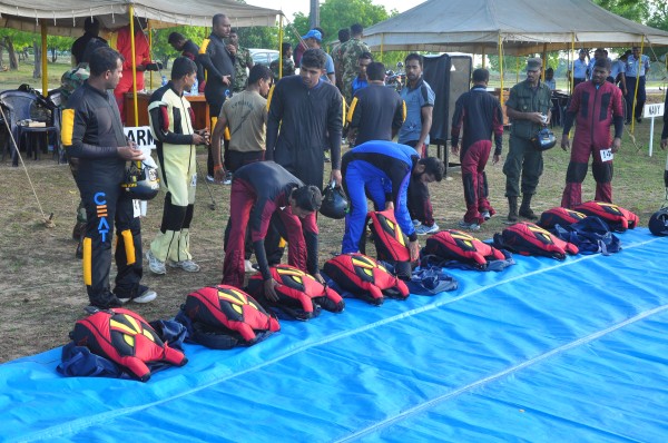 3rd Defence
Services Parachuting Championship 2014 - SLAF Drop Zone Ampara