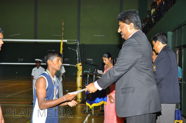 ආරක්ෂක සේවා අත් පන්දු ශූරතාවය ගුවන් හමුදාවට