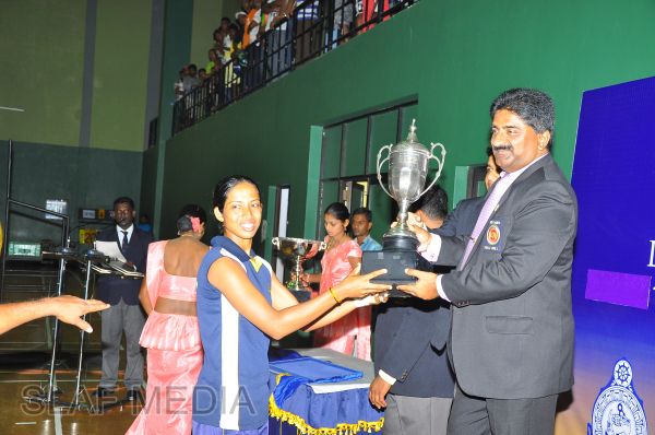 ආරක්ෂක සේවා අත් පන්දු ශූරතාවය ගුවන් හමුදාවට