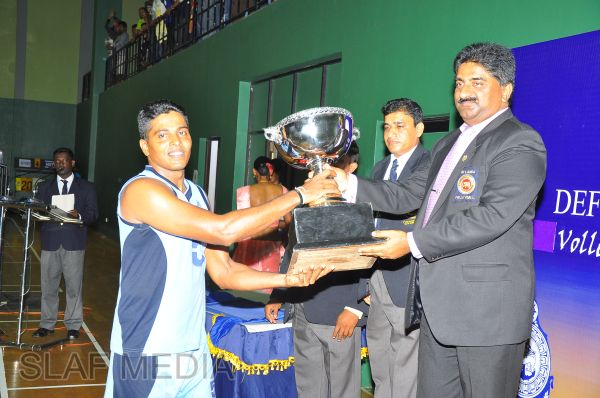 ආරක්ෂක සේවා අත් පන්දු ශූරතාවය ගුවන් හමුදාවට