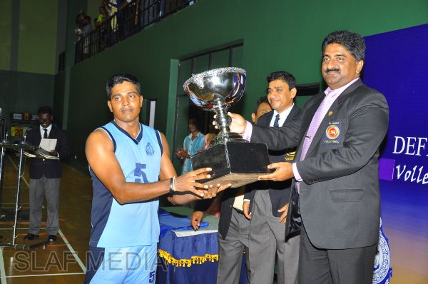 ආරක්ෂක සේවා අත් පන්දු ශූරතාවය ගුවන් හමුදාවට