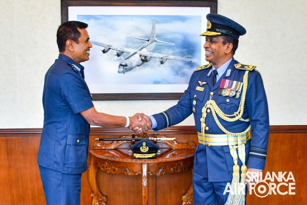 AIR VICE
MARSHAL OANS FERNANDO BIDS ADIEU TO THE SRI LANKA AIR FORCE