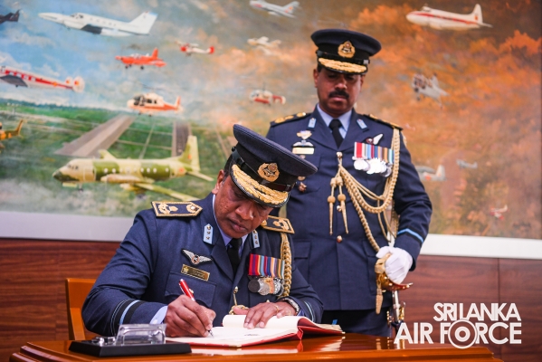 AIR
VICE MARSHAL OANS FERNANDO BIDS ADIEU TO THE SRI LANKA AIR
FORCE