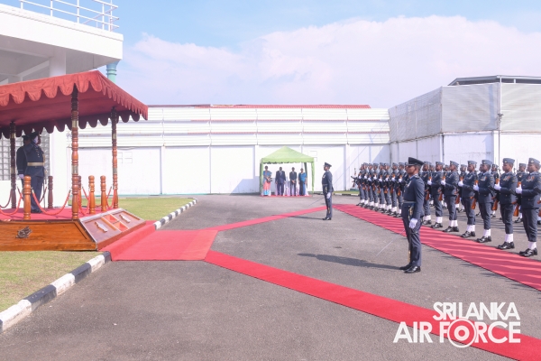 AIR
VICE MARSHAL OANS FERNANDO BIDS ADIEU TO THE SRI LANKA AIR
FORCE