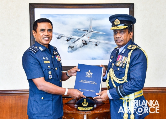 AIR
VICE MARSHAL OANS FERNANDO BIDS ADIEU TO THE SRI LANKA AIR
FORCE