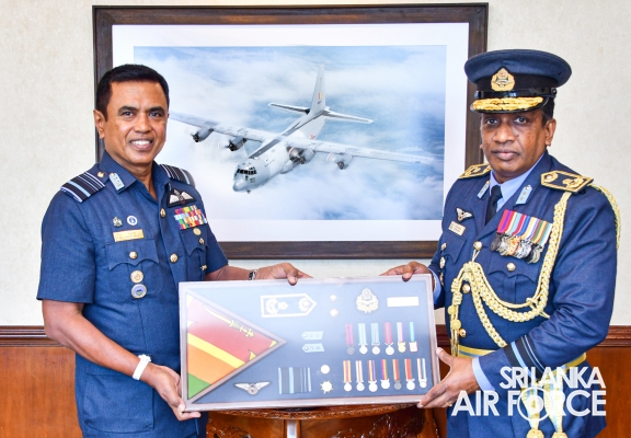 AIR
VICE MARSHAL OANS FERNANDO BIDS ADIEU TO THE SRI LANKA AIR
FORCE