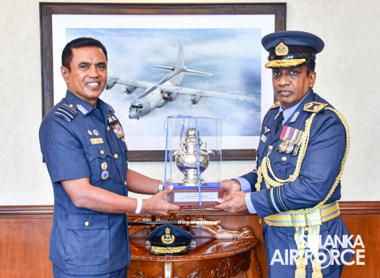 AIR
VICE MARSHAL OANS FERNANDO BIDS ADIEU TO THE SRI LANKA AIR
FORCE
