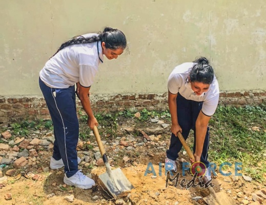 E&TE WING AT SLAF BASE RATMALANA CELEBRATES 32ND
ANNIVERSARY