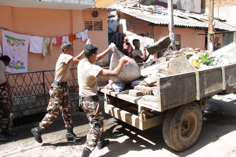 ඩෙංගු උවදුර මුළුමනින්ම තුරන් කිරීම සදහා ගුවන් හමුදාවේ දායකත්වය