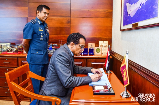 AMBASSADOR
OF THE ARAB REPUBLIC OF EGYPT TO SRI LANKA CALLS ON THE COMMANDER