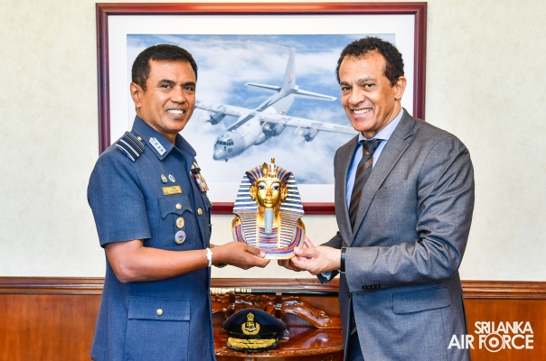 AMBASSADOR
OF THE ARAB REPUBLIC OF EGYPT TO SRI LANKA CALLS ON THE COMMANDER