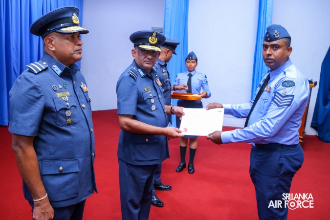 COMMANDER’S INSPECTION AT SLAF TRADE TRAINING SCHOOL EKALA