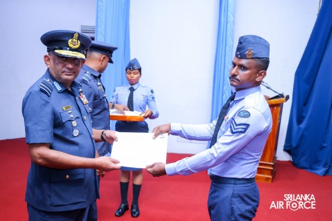 COMMANDER’S INSPECTION AT SLAF TRADE TRAINING SCHOOL EKALA