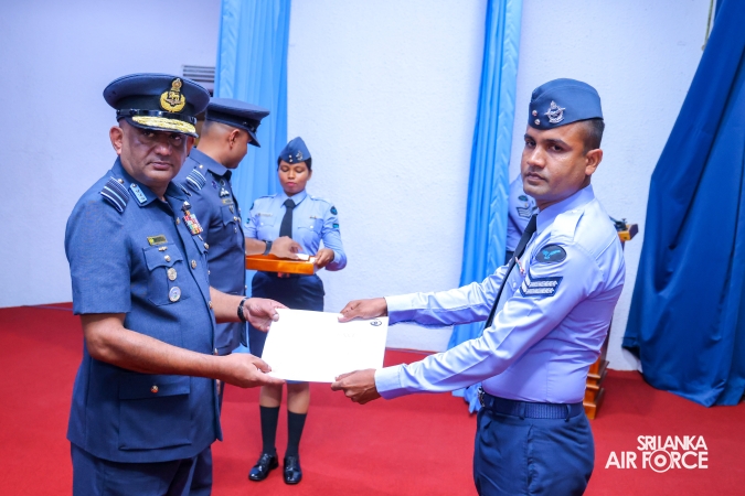 COMMANDER’S INSPECTION AT SLAF TRADE TRAINING SCHOOL EKALA