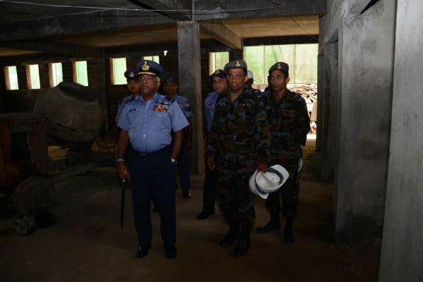 Commander Inspects Queen Elizabeth Plaza Shopping Complex at Nuwara Eliya