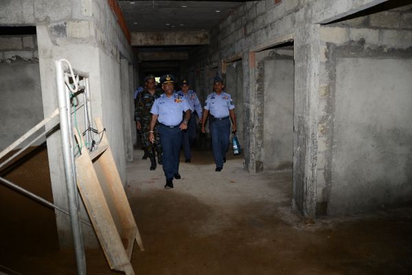 Commander Inspects Queen Elizabeth Plaza Shopping Complex at Nuwara Eliya