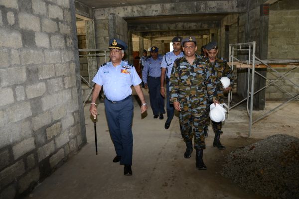 Commander Inspects Queen Elizabeth Plaza Shopping Complex at Nuwara Eliya