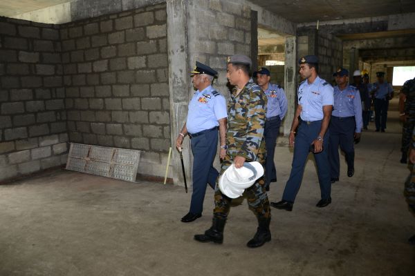 Commander Inspects Queen Elizabeth Plaza Shopping Complex at Nuwara Eliya