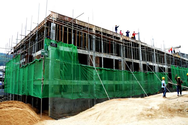 Commander Inspects Queen Elizabeth Plaza Shopping Complex at Nuwara Eliya