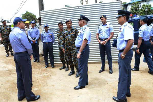 Commander Inspects Queen Elizabeth Plaza Shopping Complex at Nuwara Eliya