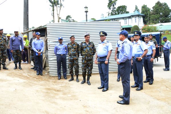 Commander Inspects Queen Elizabeth Plaza Shopping Complex at Nuwara Eliya