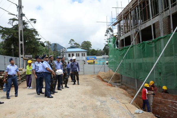 Commander Inspects Queen Elizabeth Plaza Shopping Complex at Nuwara Eliya