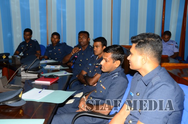 A
Workshop for Prospective English Comperes