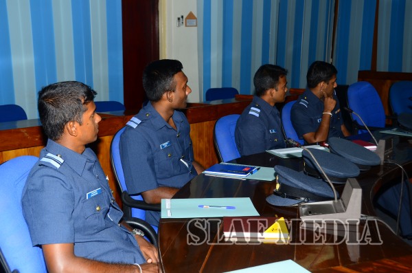 A
Workshop for Prospective English Comperes