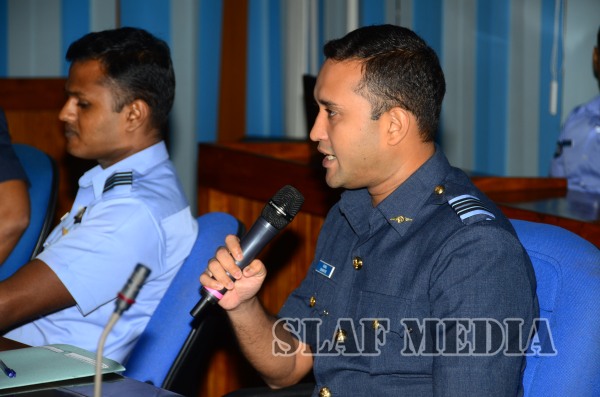 A
Workshop for Prospective English Comperes