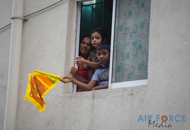 Sri Lanka Air Force Conducts Entertainment Programs to Ease the Stress of those at Home