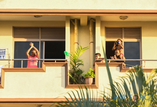 Sri Lanka Air Force Conducts Entertainment Programs to Ease the Stress of those at Home