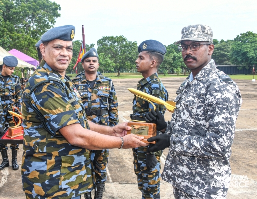CERTIFICATE AND BADGE AWARDING CEREMONY OF NO.47 OFFICERS, NO.07
FOREIGN STUDENTS, NO.63 AIRMEN AND NO.38 NAVY PERSONNEL EOD BA