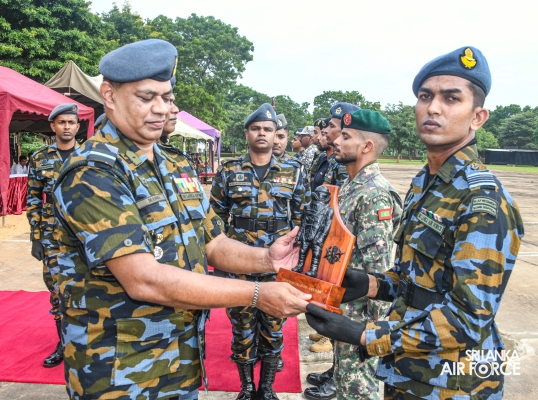 CERTIFICATE
AND BADGE AWARDING CEREMONY OF NO.47 OFFICERS, NO.07 FOREIGN STUDENTS,
NO.63 AIRMEN AND NO.38 NAVY PERSONNEL EOD BA