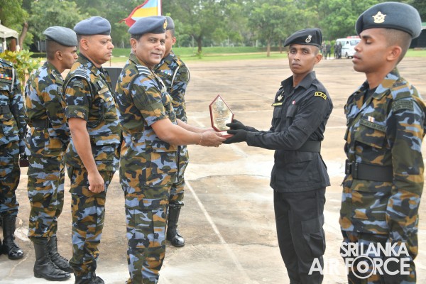 CERTIFICATE AND BADGE AWARDING CEREMONY OF NO.45 OFFICERS, NO.05
FOREIGN OFFICER, NO.61 AIRMEN AND NO.36 NAVY PERSONNEL EOD BAS