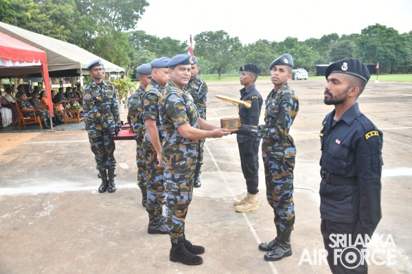 CERTIFICATE AND BADGE AWARDING CEREMONY OF NO.45 OFFICERS, NO.05
FOREIGN OFFICER, NO.61 AIRMEN AND NO.36 NAVY PERSONNEL EOD BAS