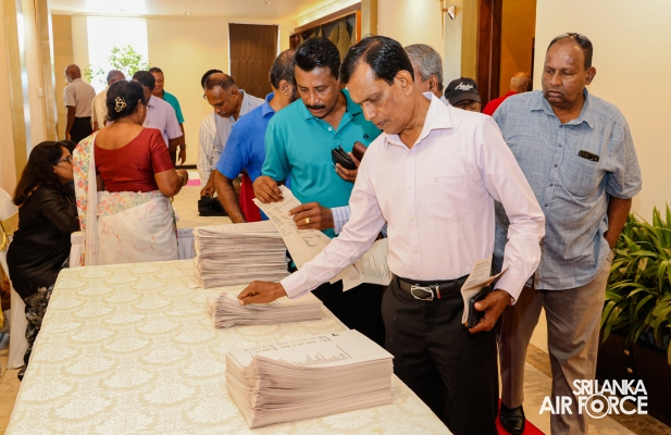 COMMANDER
ADDRESSES ANNUAL GENERAL MEETING OF SLAF EX-SERVICEMEN ASSOCIATION