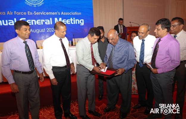 COMMANDER
ADDRESSES ANNUAL GENERAL MEETING OF SLAF EX-SERVICEMEN ASSOCIATION