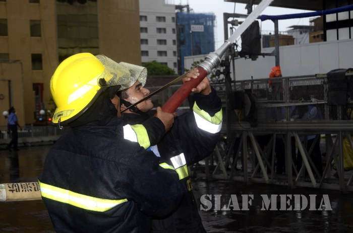 SLAF Assists to Conduct Fire Drill at Bank of Ceylon