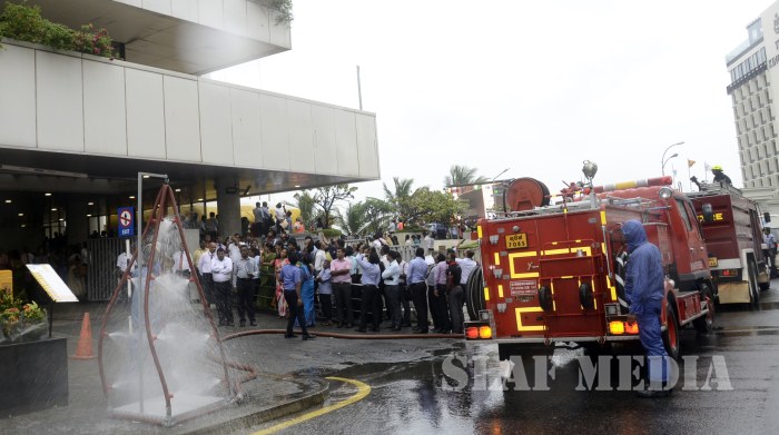 SLAF Assists to Conduct Fire Drill at Bank of Ceylon