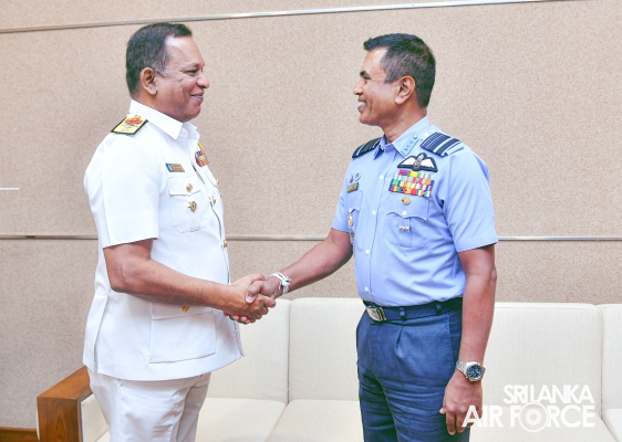 DIRECTOR GENERAL LOGISTICS OF THE SRI LANKA NAVY PAYS FAREWELL
CALL ON THE COMMANDER