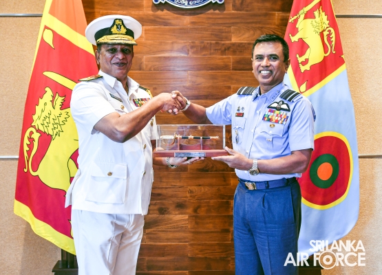 DIRECTOR
GENERAL LOGISTICS OF THE SRI LANKA NAVY PAYS FAREWELL CALL ON THE
COMMANDER