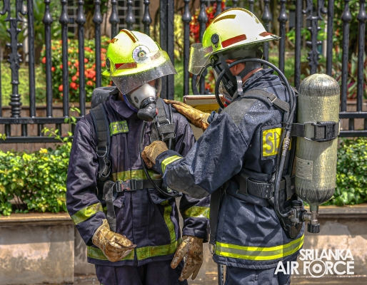 SLAF CONDUCTS A FIRE AND RESCUE DRILL AT THE CENTRAL BANK OF SRI LANKA