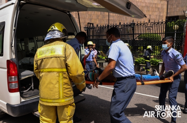 SLAF CONDUCTS A FIRE AND RESCUE DRILL AT THE CENTRAL BANK OF SRI LANKA